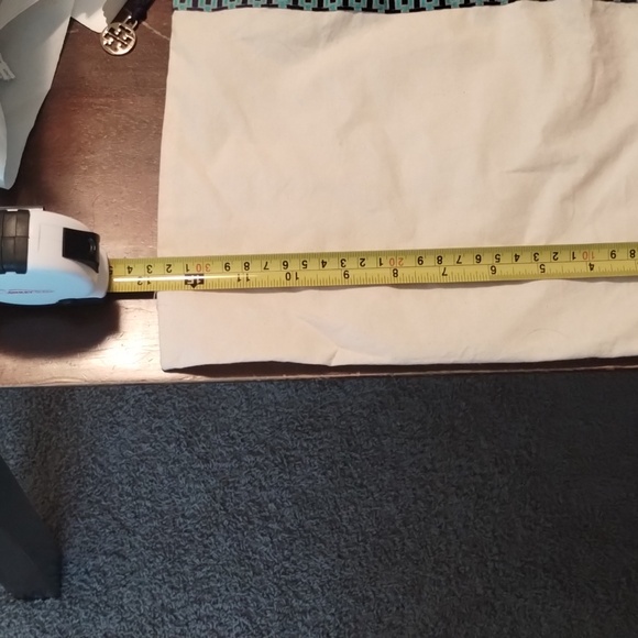 Tory Burch Wrist Drawstring Bag - Picture 5 of 6